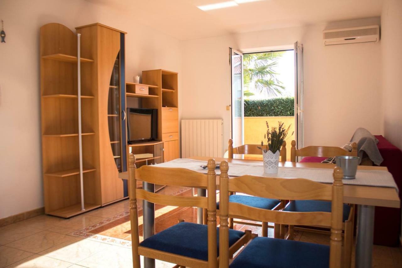 Malinska - Apartment Glavas Exterior photo
